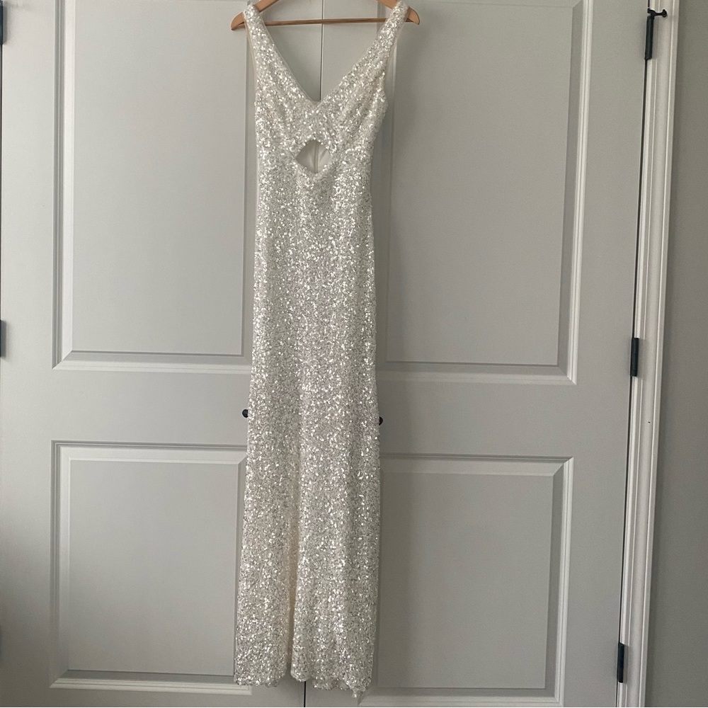 Betsy Adam V-Neck Cutout-Detail Sequinned IvorySilver 4 - Picture 13 of 16